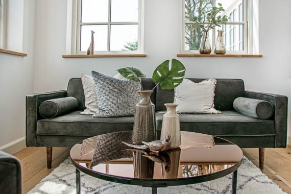 Der blev anvendt flot moderne styling fra inboligstyling.dk, da denne bolig skulle klargøres til salg.