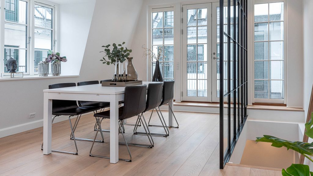 InBoligStyling tilbyder Full Styling til vore erhvervskunder. Vi kan eventuelt tilbyde specialløsninger ved større erhvervsopgaver, f.eks. hvor flere boliger skal have koordineret styling på samme tid.